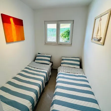 Duplex 88 * Trogir